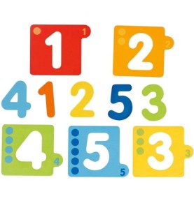 Les cinq plaques de couleur et les cinq chiffres amovibles du puzzle étalés côte à côte
