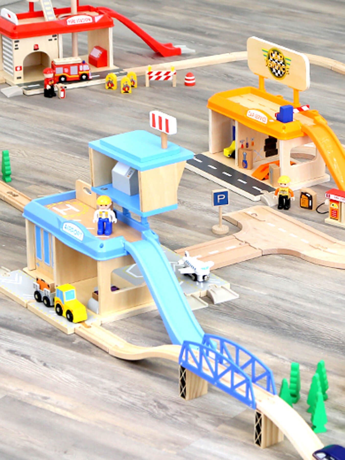 Wooden Fire Station Playset - Small World City - Vue 8