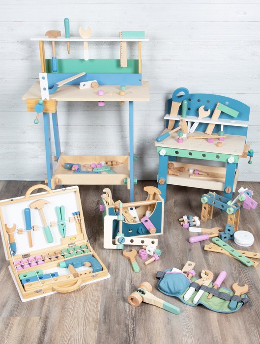 Deluxe Wooden Toolbox Set - Children's Carpentry Toy - Vue 9