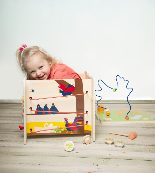 Deluxe Farm Wooden XL Activity Cube & Stool - Vue 21