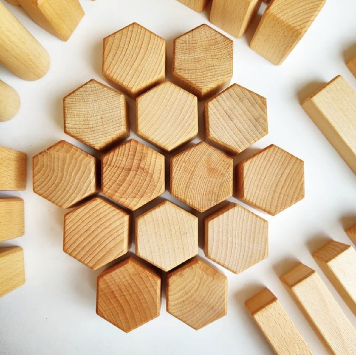 Heirloom Walnut-Oil Finished Wooden Building Blocks - 75 Pieces - Vue 3