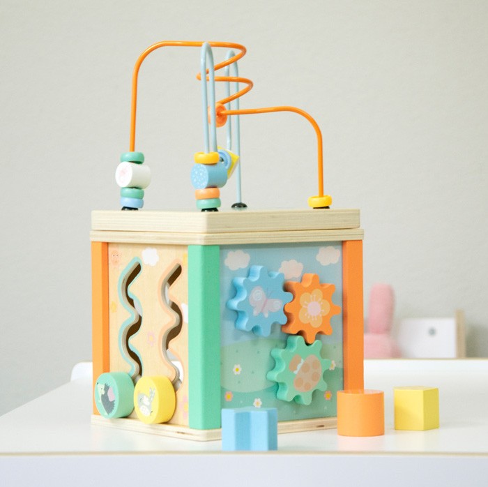 Pastel Wooden Activity Cube - Vue 2