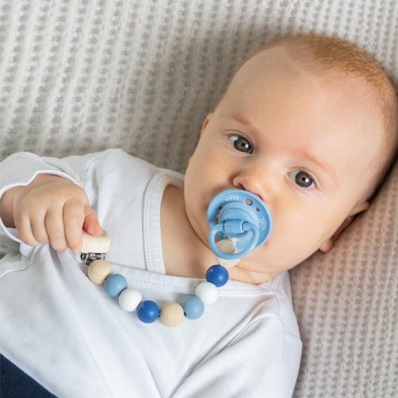 Deep Blue Star Wooden Baby Dummy Clip - Vue 2