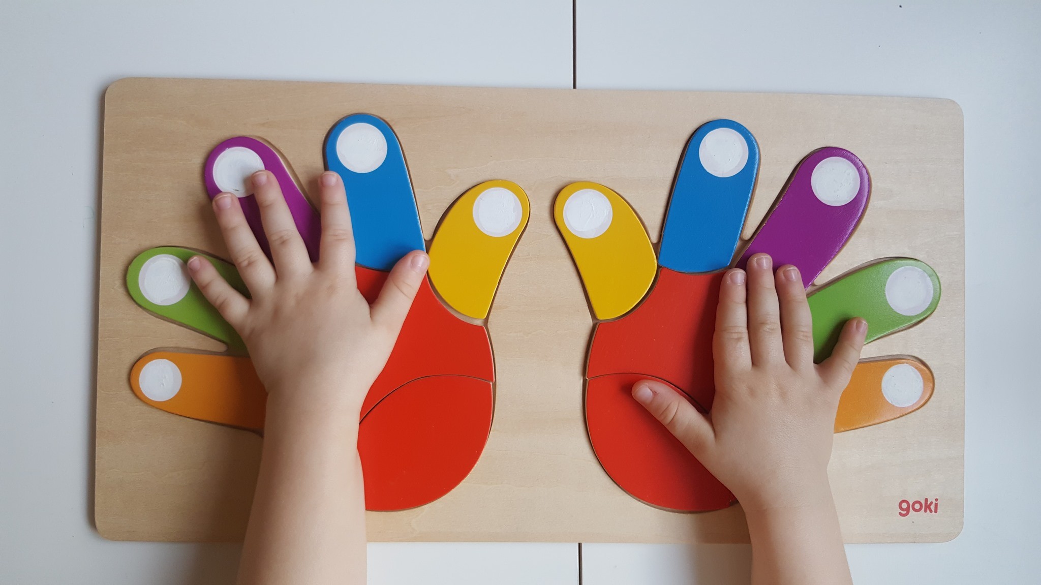 Counting Hands Wooden Number Puzzle - Vue 2