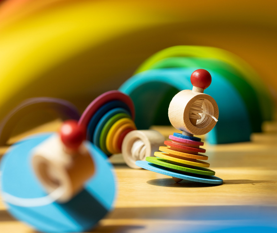 Traditional Wooden Rainbow Spinning Top with Launcher - Vue 2