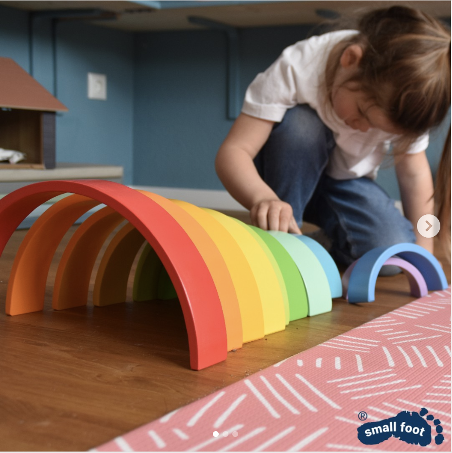 Giant Montessori Wooden Rainbow Stacker XXL with 2 Balls - Vue 2