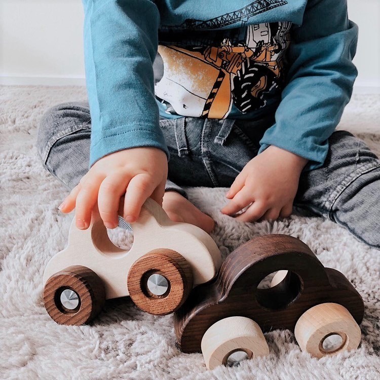 Small Natural Wood Play Car - Pure Beech Finish - Vue 2