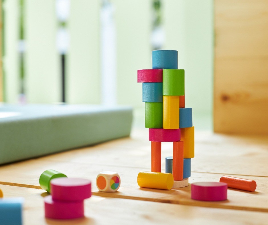 Wooden Wobble Stacking Tower - Dancing Disc Game - Vue 2
