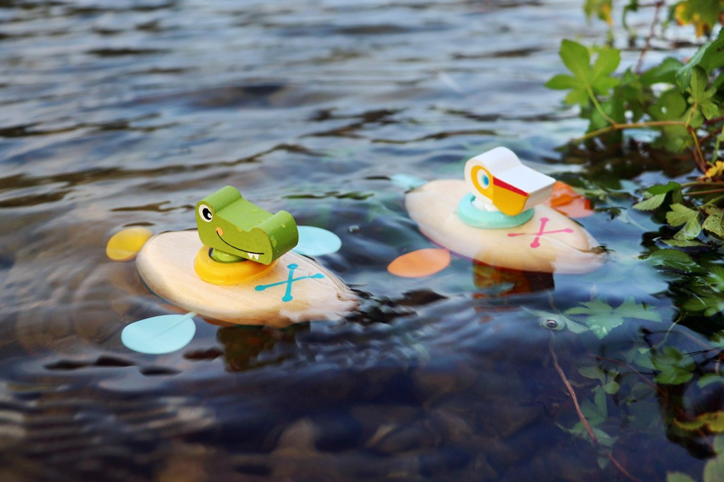 Wooden Floating Pelican Bath & Water Companion - Vue 7