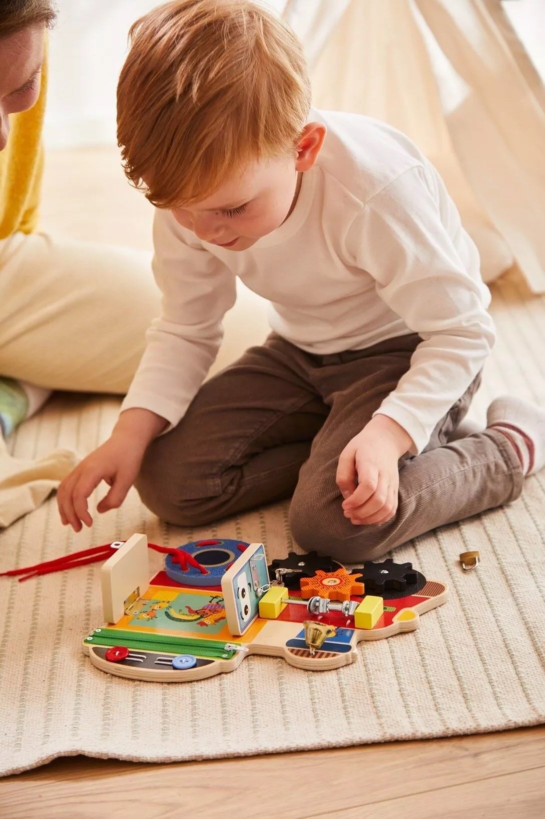 Montessori Locomotive Wooden Busy Board with Latches - Vue 3