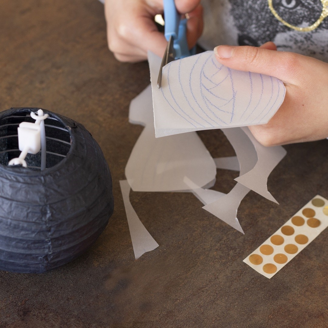 Deep Sea Angler Fish Creative Papercraft Activity Kit - Vue 3