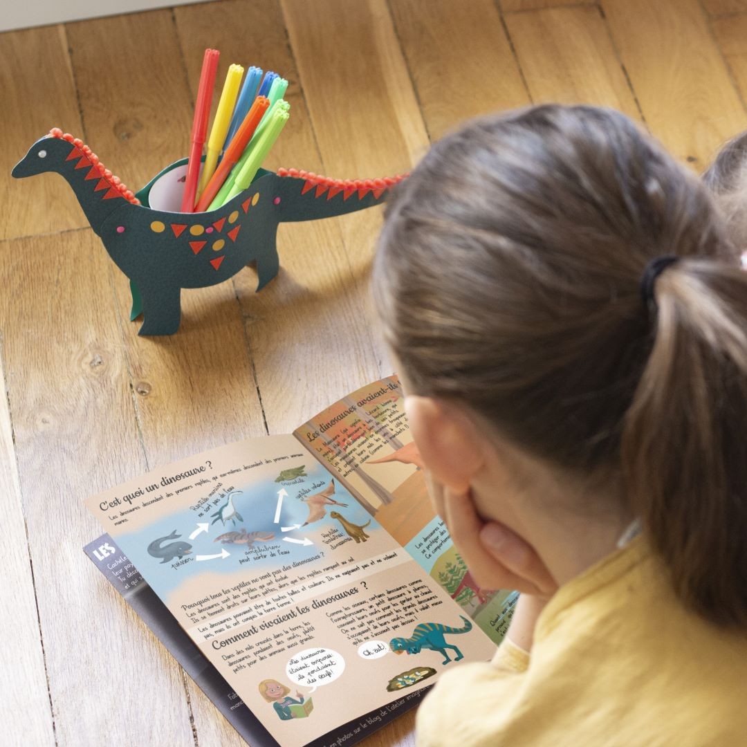 Wooden Dinosaur Desk Pencil Pot DIY Craft Kit - Vue 4