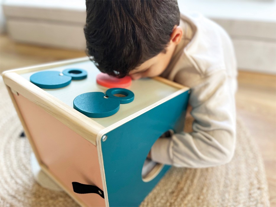 Montessori Wooden 4-Senses Mystery Tactile Box - Vue 3
