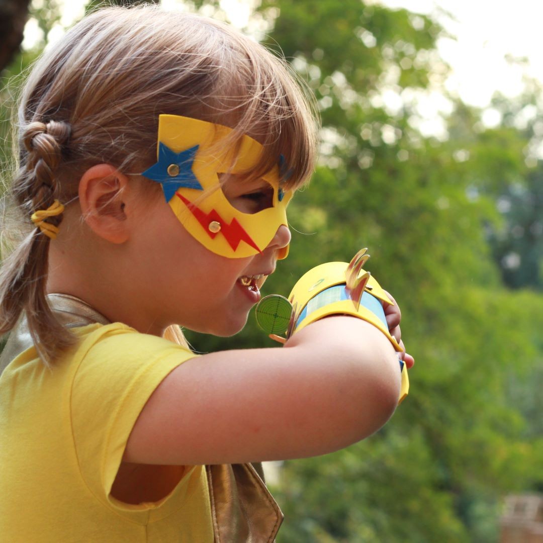 DIY Superhero Costume & Mask Craft Activity Kit - Vue 6