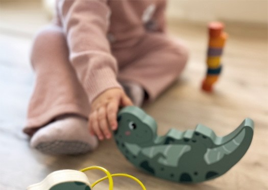 Wooden Dinosaur Balancing Game - Vue 3