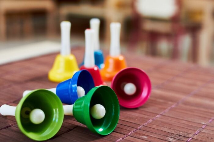 Wooden Snakes & Ladders Traditional Board Game with Dice - Vue 3